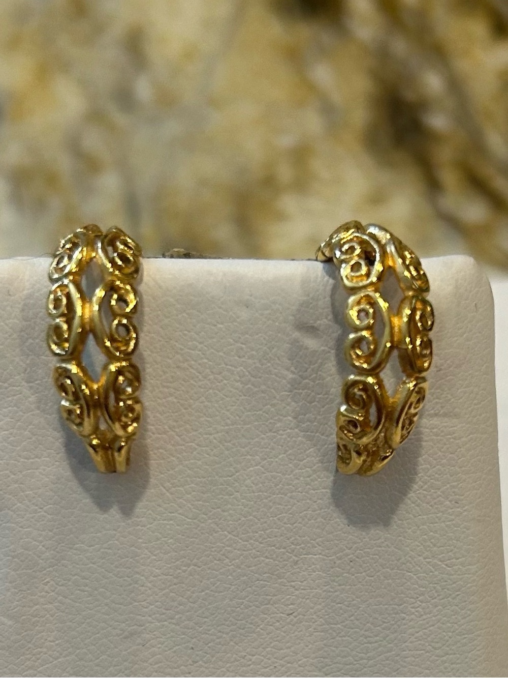 Vintage Napier Goldtone Filigree Clip/Screw Back Huggie Earrings